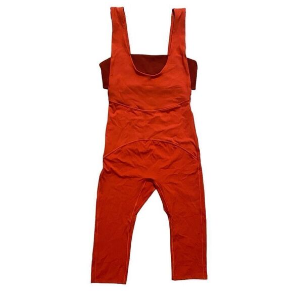 Free People Movement She’s A Maniac Red Athletic Cropped Jumpsuit Size Medium - Picture 1 of 6